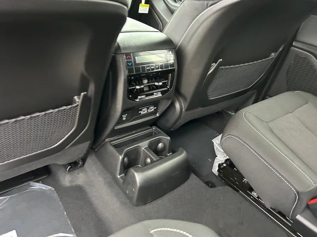 2025 Jeep Grand Cherokee GRAND CHEROKEE L LAREDO X 4X4