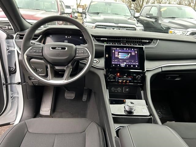 2025 Jeep Grand Cherokee GRAND CHEROKEE L LAREDO X 4X4