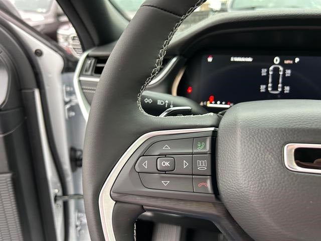 2025 Jeep Grand Cherokee GRAND CHEROKEE L LAREDO X 4X4