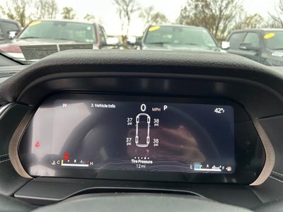 2025 Jeep Grand Cherokee GRAND CHEROKEE L LAREDO X 4X4