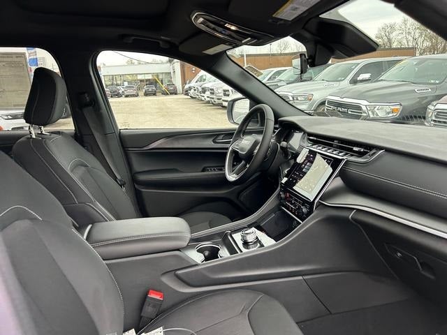 2025 Jeep Grand Cherokee GRAND CHEROKEE L LAREDO X 4X4