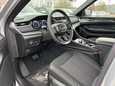 2025 Jeep Grand Cherokee GRAND CHEROKEE L LAREDO X 4X4