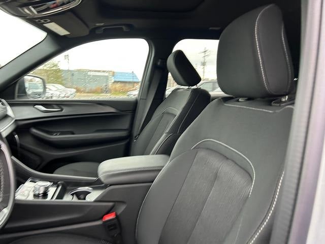 2025 Jeep Grand Cherokee GRAND CHEROKEE L LAREDO X 4X4