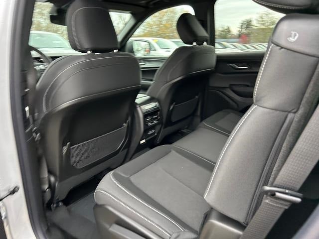 2025 Jeep Grand Cherokee GRAND CHEROKEE L LAREDO X 4X4