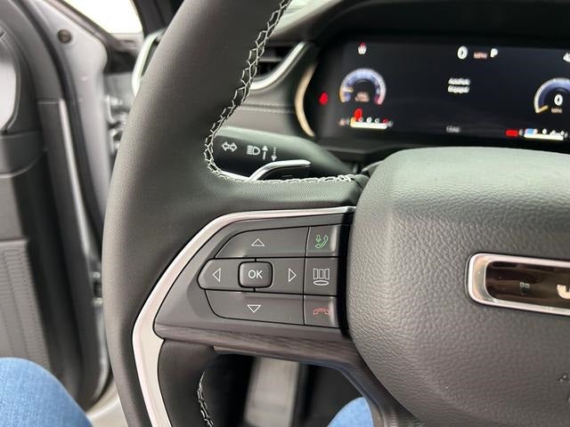 2025 Jeep Grand Cherokee GRAND CHEROKEE L LAREDO X 4X4