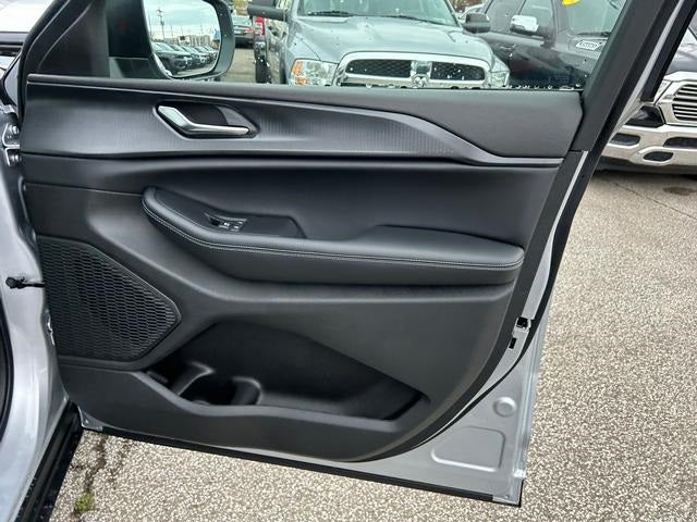 2025 Jeep Grand Cherokee GRAND CHEROKEE L LAREDO X 4X4