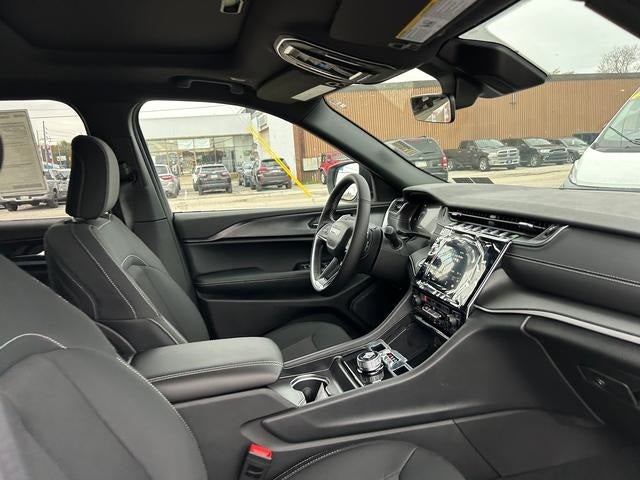 2025 Jeep Grand Cherokee GRAND CHEROKEE L LAREDO X 4X4