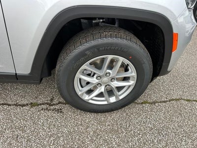 2025 Jeep Grand Cherokee GRAND CHEROKEE L LAREDO X 4X4