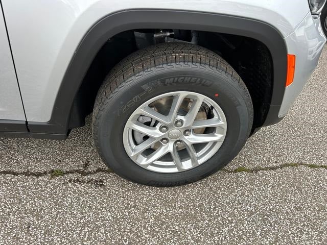 2025 Jeep Grand Cherokee GRAND CHEROKEE L LAREDO X 4X4