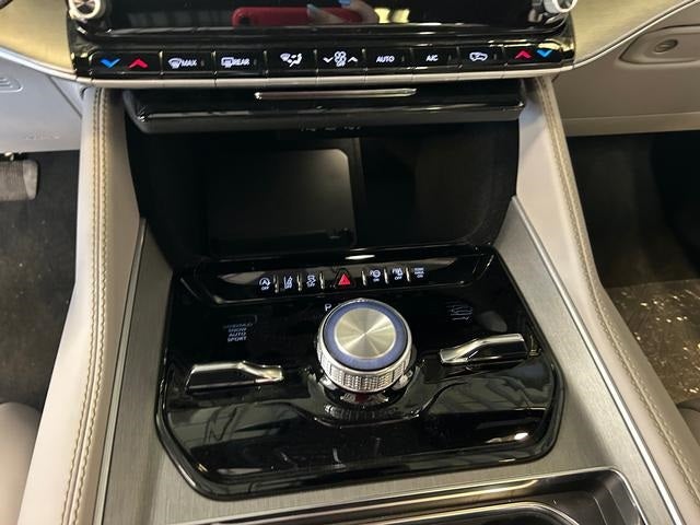 2025 Jeep Wagoneer WAGONEER L SERIES II 4X4