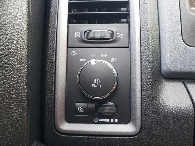 2018 RAM 1500 Express Quad Cab 4x4 6'4' Box