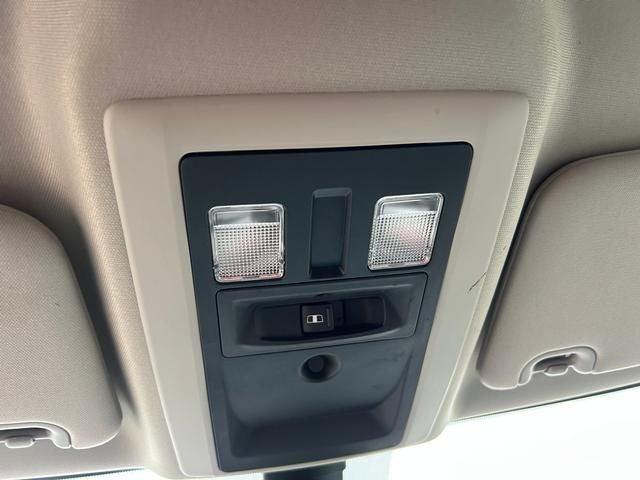 2023 RAM 1500 Classic SLT Crew Cab 4x4 5'7' Box