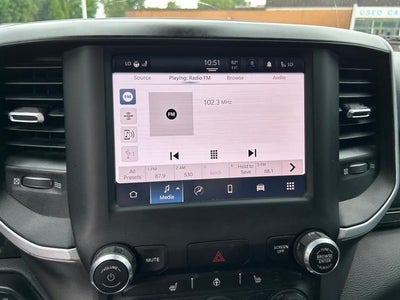 2022 RAM 1500 Big Horn Crew Cab 4x4 5'7' Box