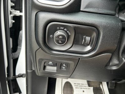 2022 RAM 1500 Big Horn Crew Cab 4x4 5'7' Box