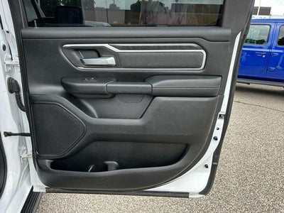 2022 RAM 1500 Big Horn Crew Cab 4x4 5'7' Box