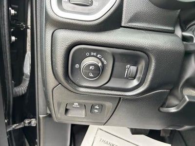 2022 RAM 1500 Big Horn Crew Cab 4x4 5'7' Box