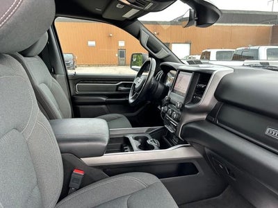 2022 RAM 1500 Big Horn Crew Cab 4x4 5'7' Box