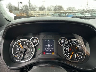 2022 RAM 1500 Big Horn Crew Cab 4x4 5'7' Box