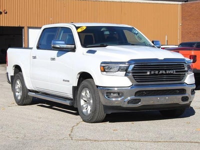 2020 RAM 1500 Laramie Crew Cab 4x4 5'7' Box