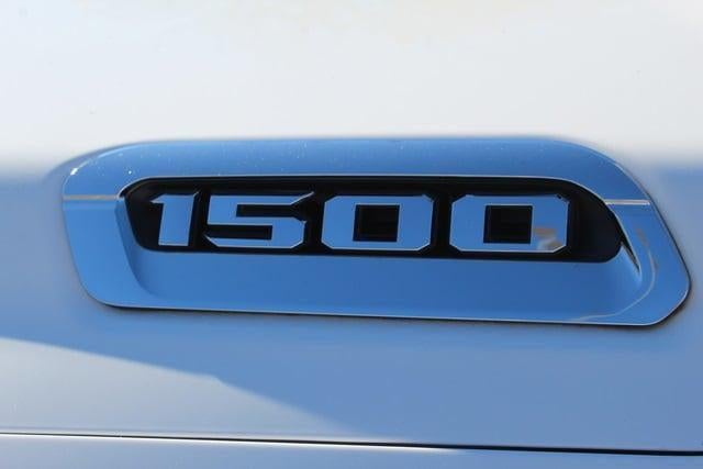 2020 RAM 1500 Laramie Crew Cab 4x4 5'7' Box