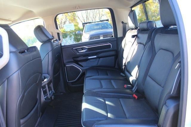 2020 RAM 1500 Laramie Crew Cab 4x4 5'7' Box