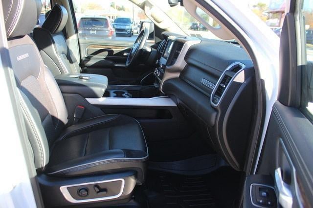 2020 RAM 1500 Laramie Crew Cab 4x4 5'7' Box