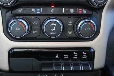 2020 RAM 1500 Laramie Crew Cab 4x4 5'7' Box