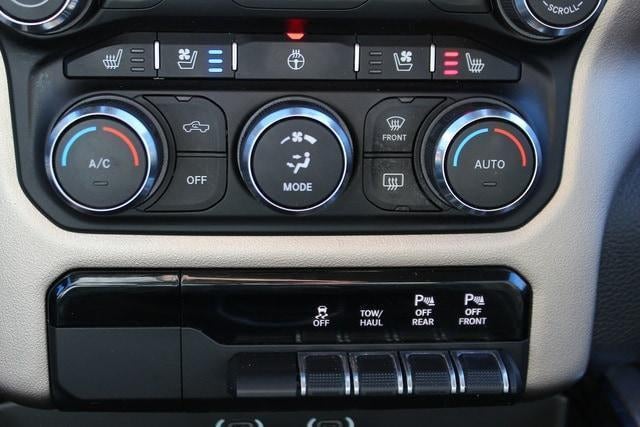 2020 RAM 1500 Laramie Crew Cab 4x4 5'7' Box