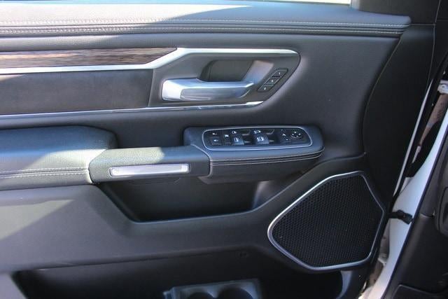 2020 RAM 1500 Laramie Crew Cab 4x4 5'7' Box