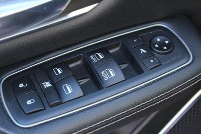 2020 RAM 1500 Laramie Crew Cab 4x4 5'7' Box