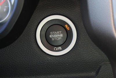 2020 RAM 1500 Laramie Crew Cab 4x4 5'7' Box