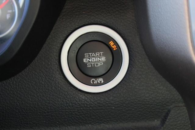 2020 RAM 1500 Laramie Crew Cab 4x4 5'7' Box