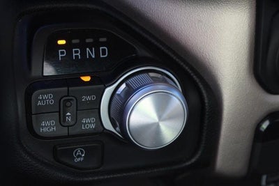 2020 RAM 1500 Laramie Crew Cab 4x4 5'7' Box