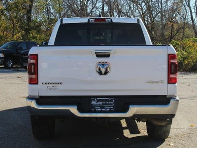2020 RAM 1500 Laramie Crew Cab 4x4 5'7' Box