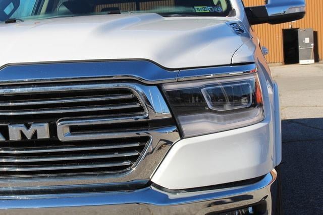 2020 RAM 1500 Laramie Crew Cab 4x4 5'7' Box