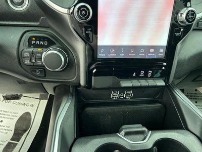 2025 RAM 1500 Big Horn Crew Cab 4x4 5'7' Box