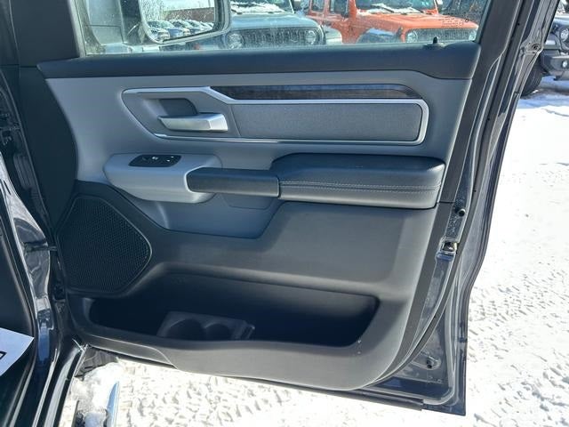 2020 RAM 1500 Big Horn Crew Cab 4x4 5'7' Box