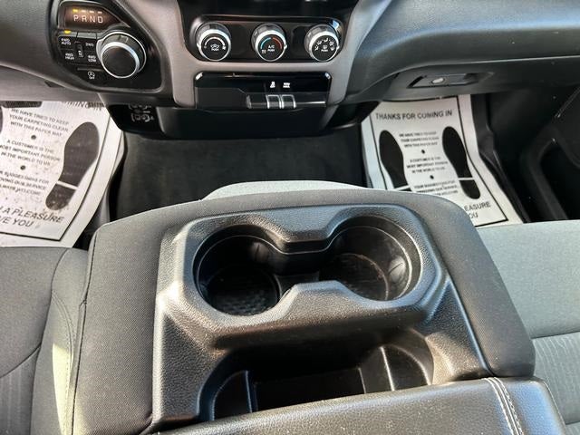 2022 RAM 1500 Big Horn Crew Cab 4x4 5'7' Box