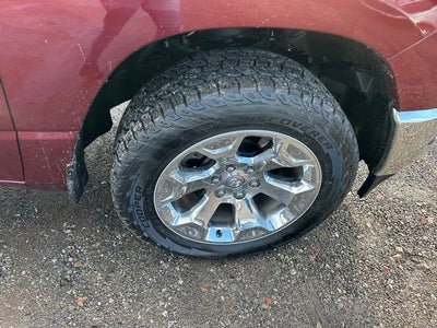 2022 RAM 1500 Big Horn Crew Cab 4x4 5'7' Box