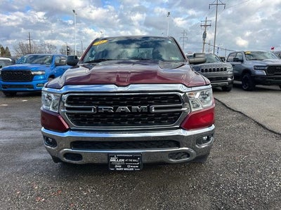 2022 RAM 1500 Big Horn Crew Cab 4x4 5'7' Box