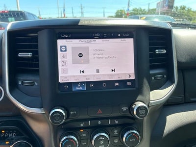 2022 RAM 1500 Big Horn Crew Cab 4x4 5'7' Box