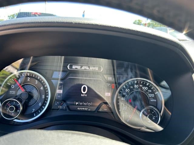 2022 RAM 1500 Big Horn Crew Cab 4x4 5'7' Box