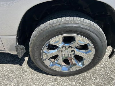 2022 RAM 1500 Big Horn Crew Cab 4x4 5'7' Box