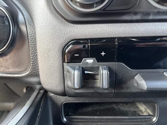2021 RAM 1500 Big Horn Crew Cab 4x4 5'7' Box