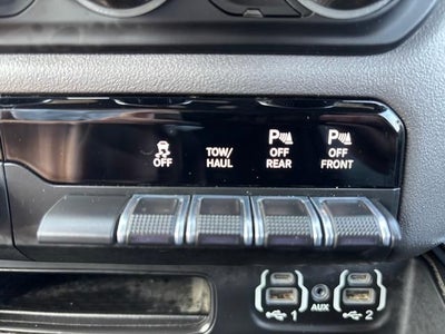 2021 RAM 1500 Big Horn Crew Cab 4x4 5'7' Box