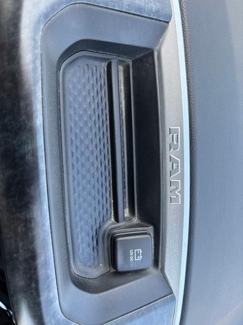 2021 RAM 1500 Big Horn Crew Cab 4x4 5'7' Box