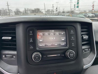 2022 RAM 1500 Big Horn Crew Cab 4x4 5'7' Box