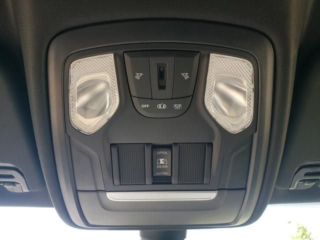 2020 RAM 1500 Big Horn Crew Cab 4x4 5'7' Box