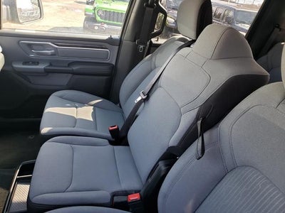 2022 RAM 1500 Big Horn Crew Cab 4x4 5'7' Box