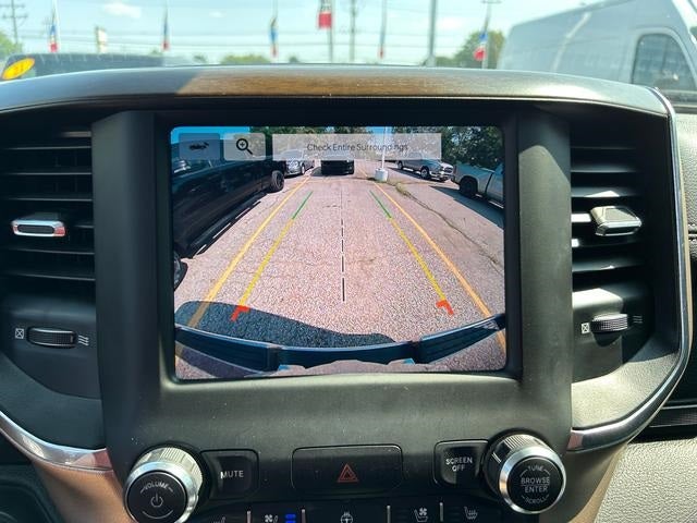 2022 RAM 1500 Laramie Crew Cab 4x4 5'7' Box